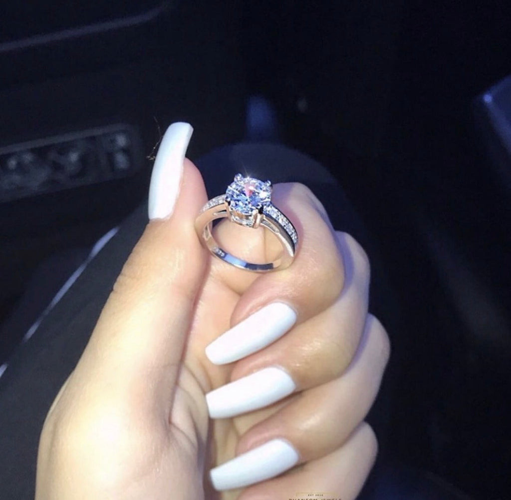 Anello con diamante