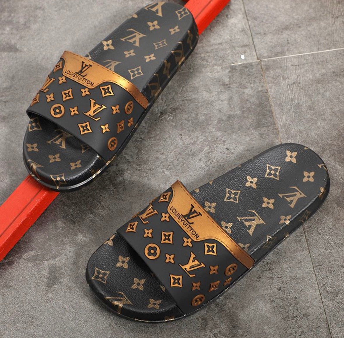 Ciabatte Louis Vuitton (3 varianti)